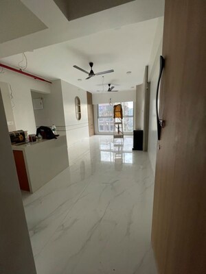 2.5 BHK Apartment For Rent in Rohinton Guruprasad Divine Residency, Chembur