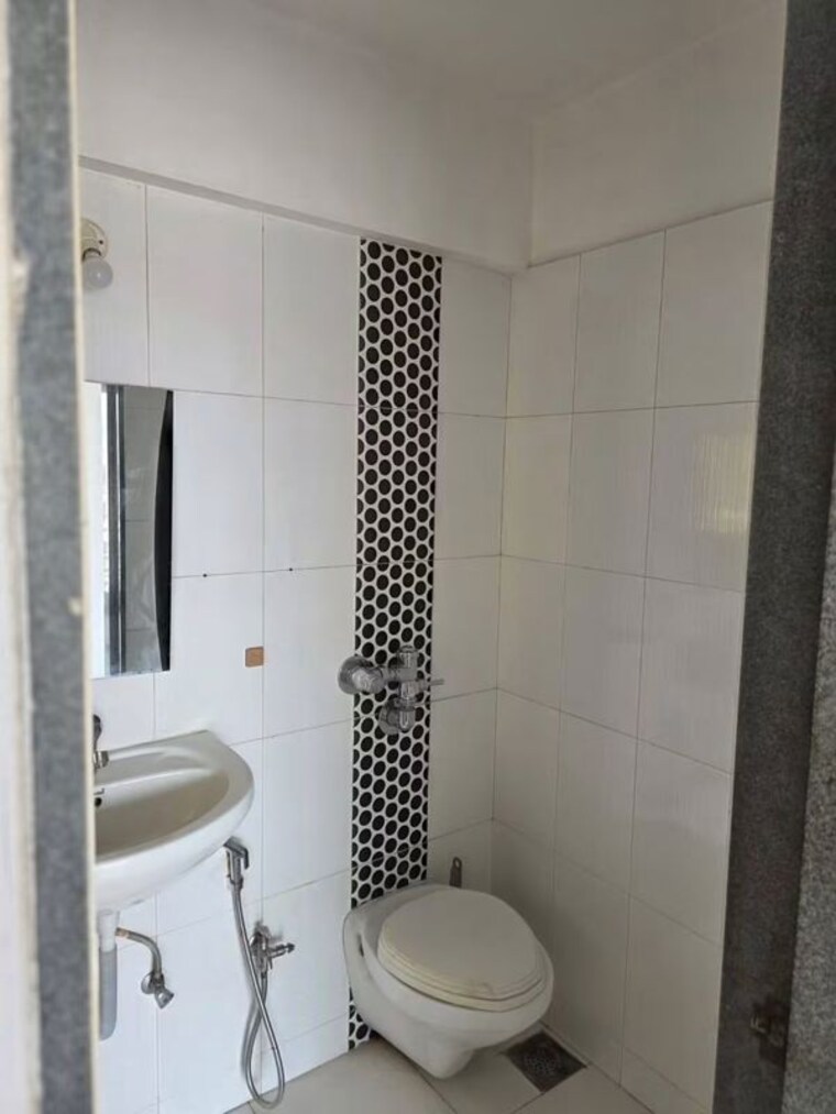 Bathroom, rudra-heights-vasai 1 Bedroom 685 Sq.Ft. Apartment In Vasai East Palghar 10715135