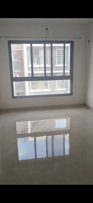 Room in 3 BHK Apartment at Nakul Raj , Malad West – for Rent