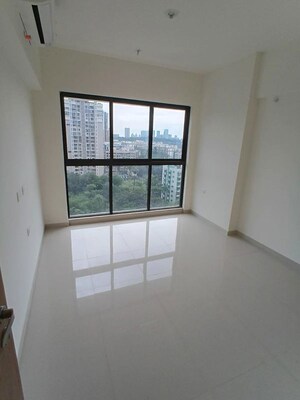 Room in 3 BHK Apartment at Lodha Woods, Kandivali East – for Rent