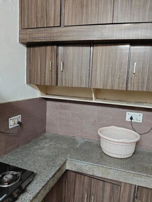 Furnished Amenities in 3 BHK Villa at Sector 55 – for Rent