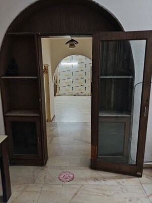 Building Lobby in 3 BHK Villa at Sector 55 – for Rent
