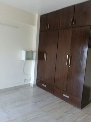 Furnished Amenities in 3 BHK Builder Floor at Signature Global City 92, Sector 92 – for Rent