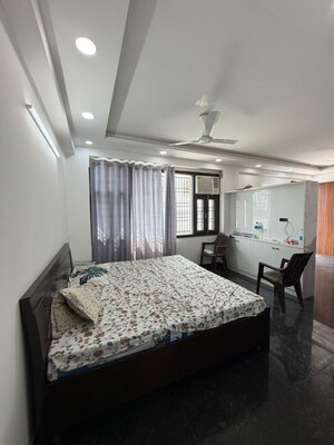 1 BHK Builder Floor For Rent in Chattarpur