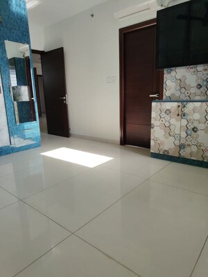 Room in 3 BHK Apartment at Aparna Luxor Park, Kondapur – for Rent