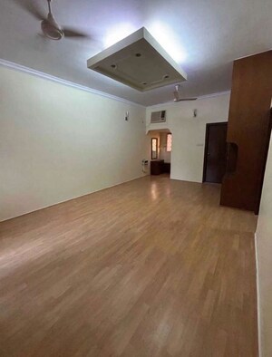 Room in 3 BHK Builder Floor at Kalkaji – for Rent