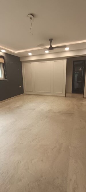 Room in 3 BHK Builder Floor at Parklands, Sector 85 – for Sale