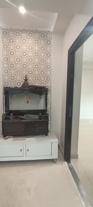 Furnished Amenities in 3 BHK Builder Floor at Parklands, Sector 85 – for Sale