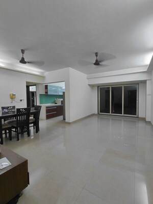 2 BHK Apartment For Rent in Anmol Tower, Goregaon West