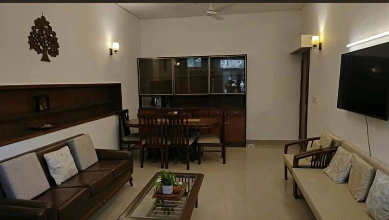 Living Room, defence colony 2 Bedroom 1800 Sq.Ft. Builder Floor In Defence Colony Delhi 10715254