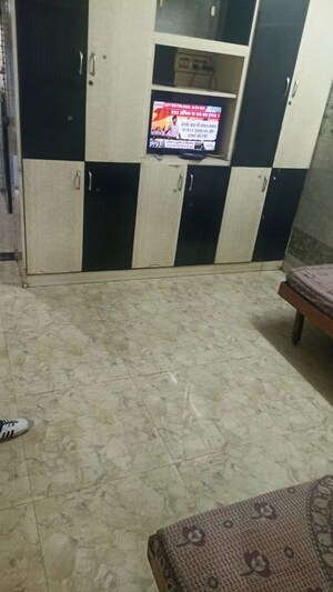 Team Area in 1 BHK Apartment at Satellite – for Rent