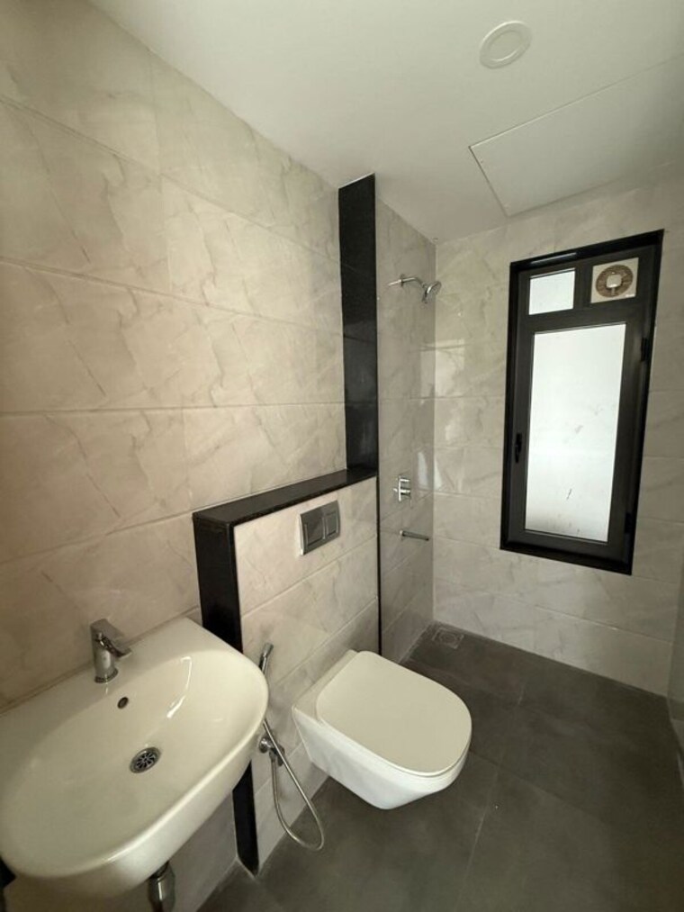 Bathroom, lodha-vista 2 Bedroom 646 Sq.Ft. Apartment In Lower Parel Mumbai 10715267