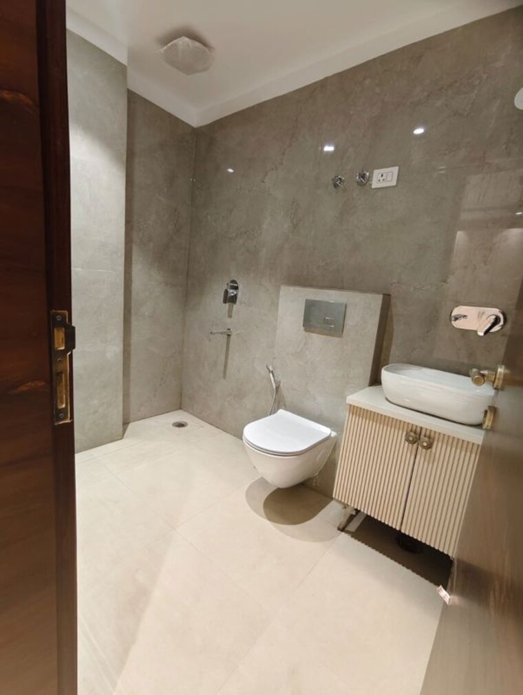 Bathroom, saket 3 Bedroom 1800 Sq.Ft. Builder Floor In Saket Delhi 10715221