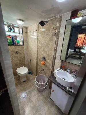 Bathroom in 1 BHK Apartment at Shantiniketan Apartments Matunga, Matunga East – for Rent