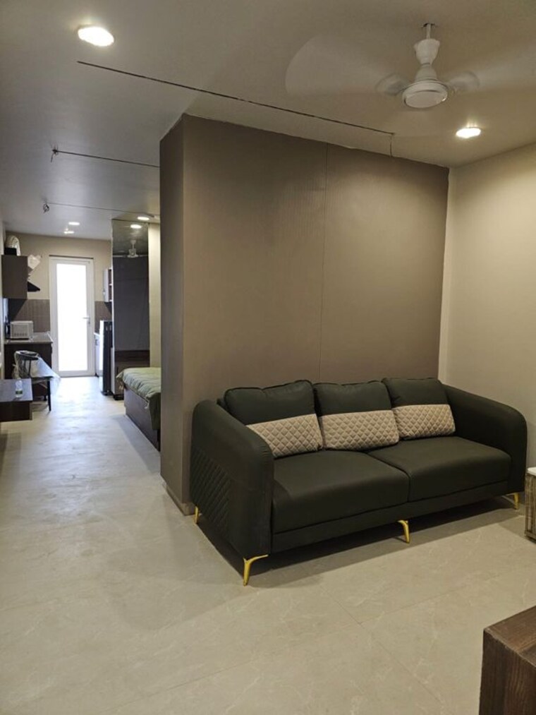 Hall, sector 45 1 Bedroom 100 Sq.Yd. Builder Floor In Sector 45 Gurgaon 10715278
