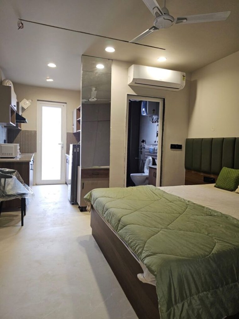 Bedroom, sector 45 1 Bedroom 100 Sq.Yd. Builder Floor In Sector 45 Gurgaon 10715278