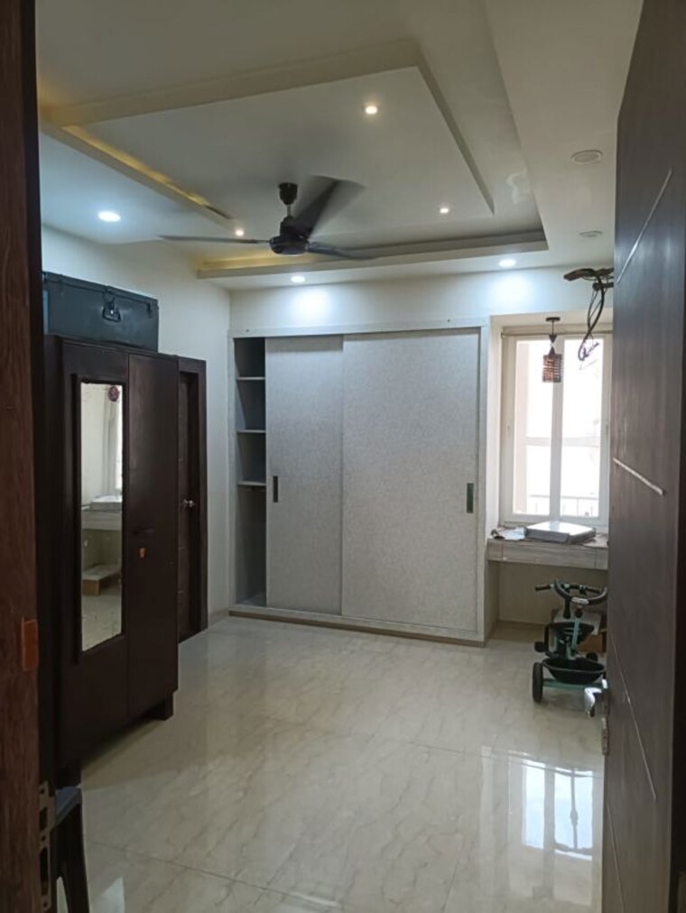 Room, sector 6 dwarka 4 Bedroom 2000 Sq.Ft. Apartment In Sector 6 Dwarka Delhi 10715313