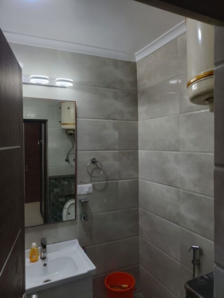 Bathroom, sector 6 dwarka 4 Bedroom 2000 Sq.Ft. Apartment In Sector 6 Dwarka Delhi 10715313