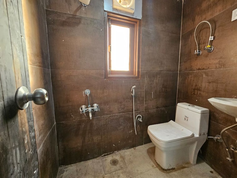 Bathroom, saket 2 Bedroom 800 Sq.Ft. Builder Floor In Saket Delhi 10715300