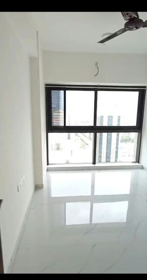 Room in 3 BHK Apartment at Level The Residences, Andheri West – for Rent