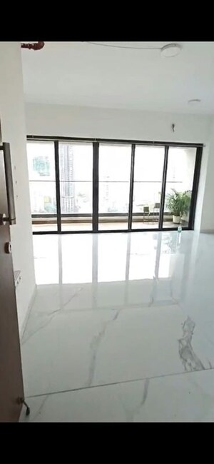 Room in 3 BHK Apartment at Level The Residences, Andheri West – for Rent