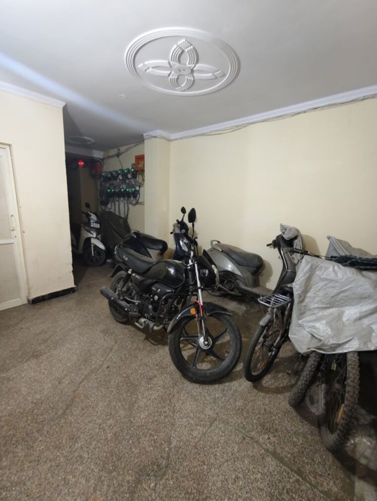  Parking, govindpuri 2 Bedroom 600 Sq.Ft. Builder Floor In Govindpuri Delhi 10715311
