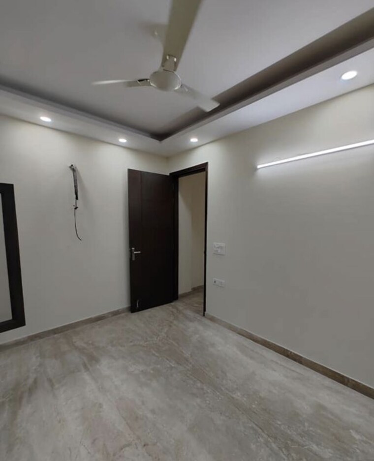 Room, tagore garden 3 Bedroom 130 Sq.Yd. Builder Floor In Tagore Garden Delhi 10715323
