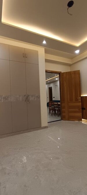 Room in 3 BHK Builder Floor at Parklands, Sector 85 – for Sale
