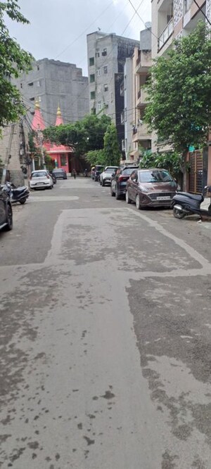 Parking in 2 BHK Apartment at CGHS Shatabdi Enclave, Sector 49 – for Rent
