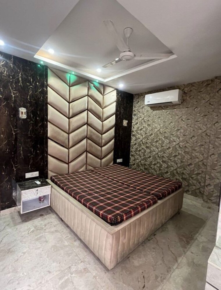 Bedroom, ramesh nagar 2 Bedroom 130 Sq.Yd. Builder Floor In Ramesh Nagar Delhi 10715365
