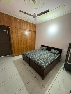 1 BHK +Apartment For Rent in Sector 17