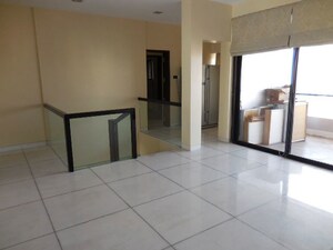 Room in 5 BHK Apartment at DSK Durgamata Towers, Cuffe Parade – for Rent