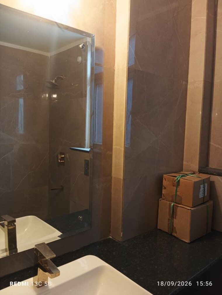 Bathroom, smart-world-orchard 3 Bedroom 1680 Sq.Ft. Apartment In Sector 61 Gurgaon 10715378