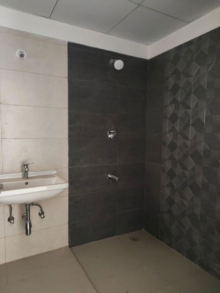 Bathroom, rajapushpa-eterna 3 Bedroom 2290 Sq.Ft. Apartment In Nanakramguda Hyderabad 10715428