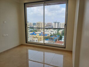Room in 3 BHK Apartment at Sheth 72 West, Andheri West – for Sale