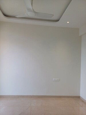 Room in 3 BHK Apartment at Sheth 72 West, Andheri West – for Sale