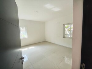 Room in 3 BHK Apartment at Rajapushpa Eterna, Nanakramguda – for Sale