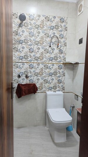 Bathroom in 2 BHK Independent House at Sarita Vihar – for Rent