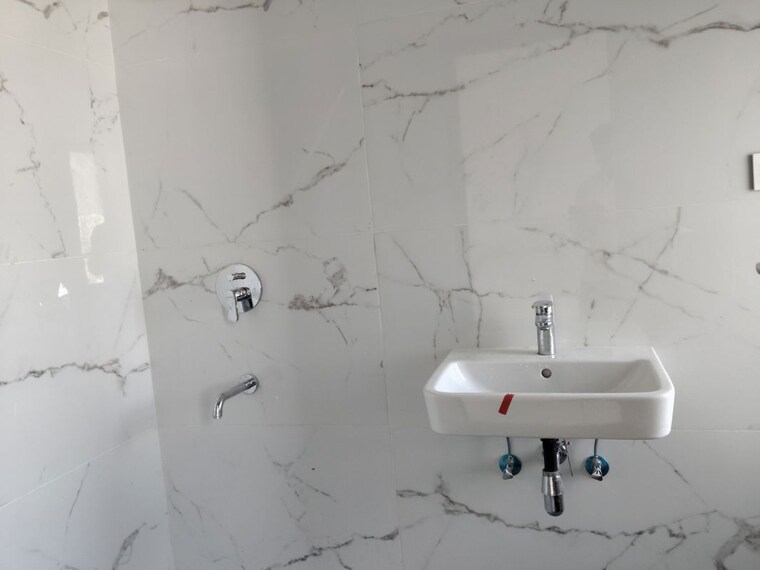 Bathroom, hallmark-treasor 3 Bedroom 1765 Sq.Ft. Apartment In Narsingi Hyderabad 10715471