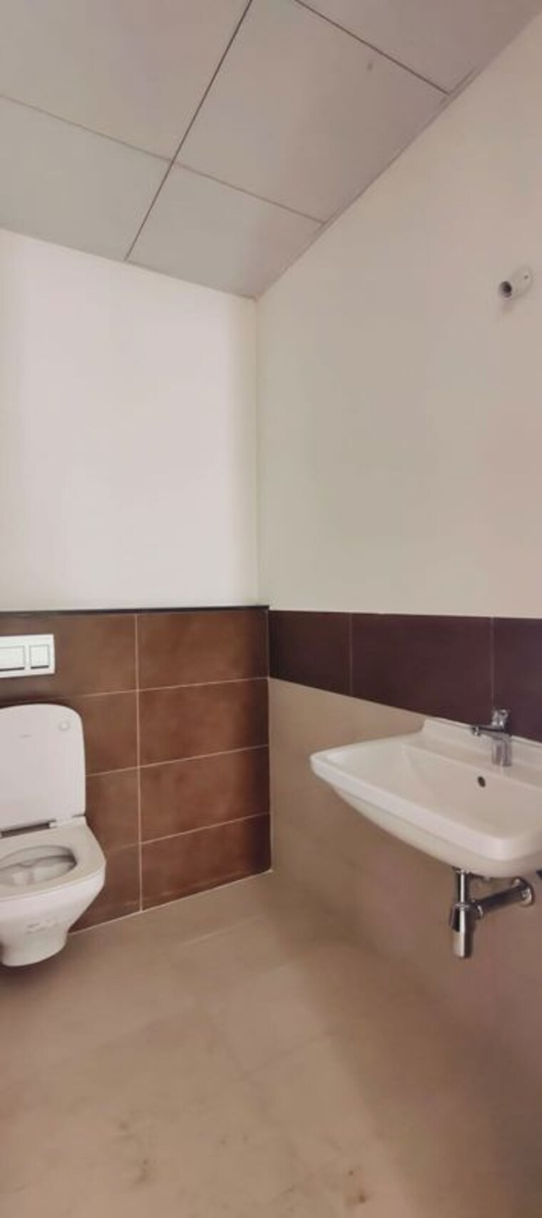 Bathroom, rajapushpa-eterna 4 Bedroom 4340 Sq.Ft. Apartment In Nanakramguda Hyderabad 10715482