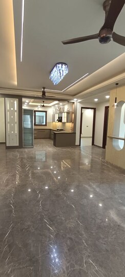 4 BHK +Builder Floor For Sale in Parklands