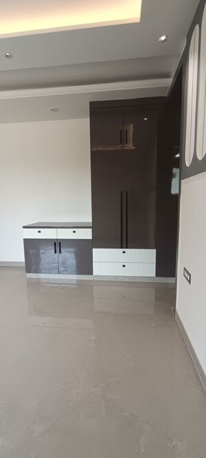 Furnished Amenities in 4 BHK Builder Floor at Parklands, Sector 85 – for Sale