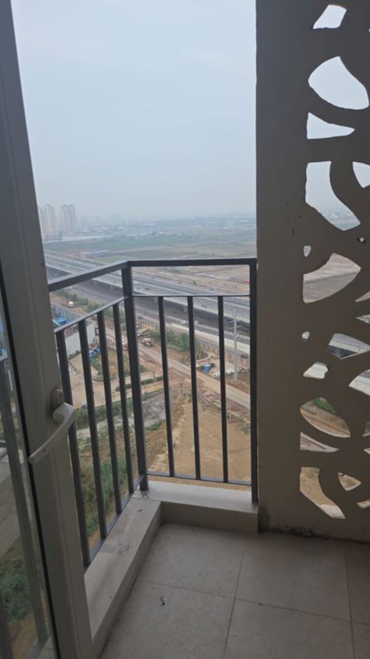 Balcony, suncity-avenue-102 2 Bedroom 632 Sq.Ft. Apartment In Sector 102 Gurgaon 10715506