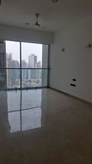 Room in 3 BHK Apartment at Marathon Monte South, Byculla West – for Sale