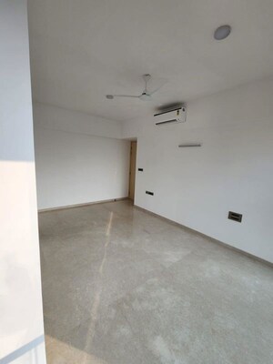 Room in 3 BHK Apartment at Marathon Monte South, Byculla West – for Sale