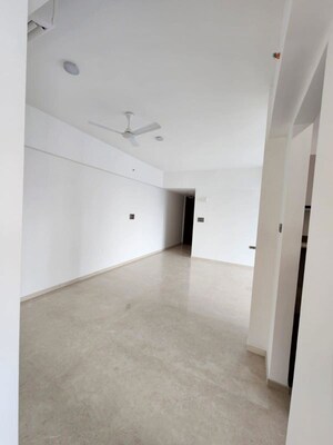 Room in 3 BHK Apartment at Marathon Monte South, Byculla West – for Sale