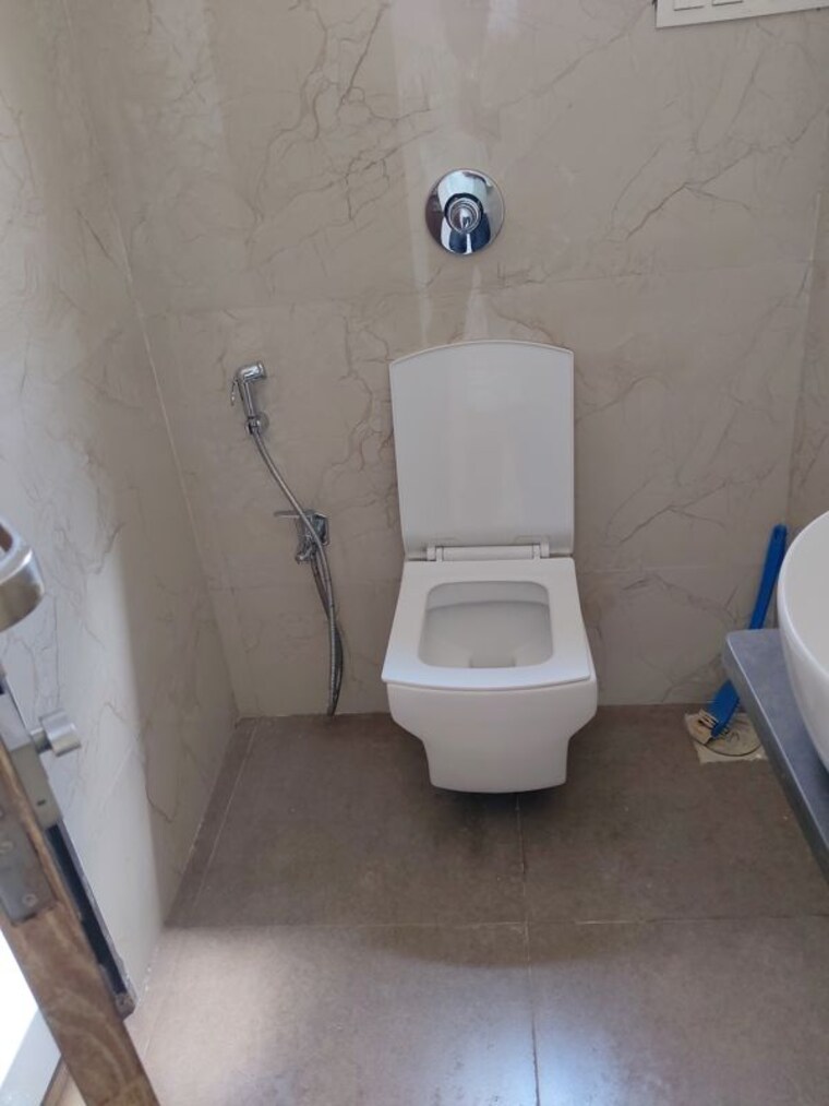 Bathroom, chaitanya-anand-lunkhod-chsl 3 Bedroom 825 Sq.Ft. Apartment In Andheri West Mumbai 10715509