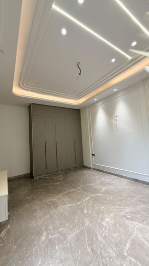 Room in 4 BHK Builder Floor at Ashok Vihar – for Sale