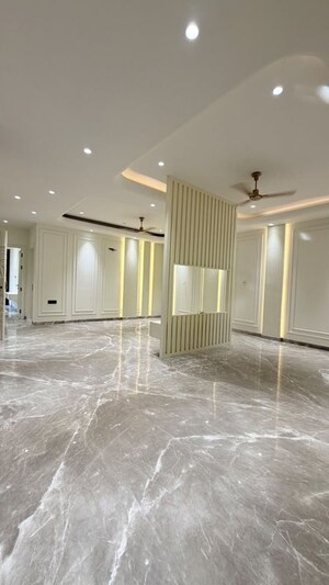 Room in 4 BHK Builder Floor at Ashok Vihar – for Sale