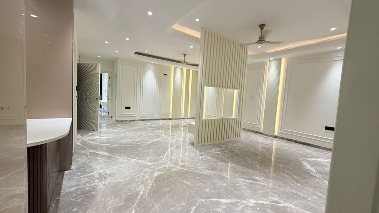 Room, ashok vihar 4 Bedroom 300 Sq.Ft. Builder Floor In Ashok Vihar Delhi 10715512